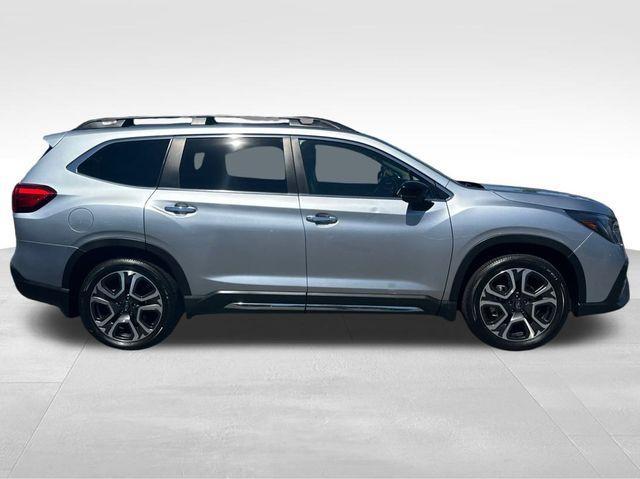 Photo of 2024 Ice Silver Metallic Subaru Ascent