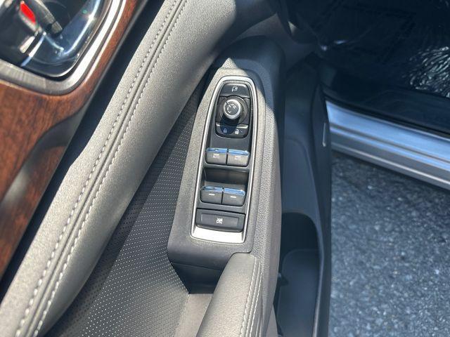 Photo of 2024 Ice Silver Metallic Subaru Ascent