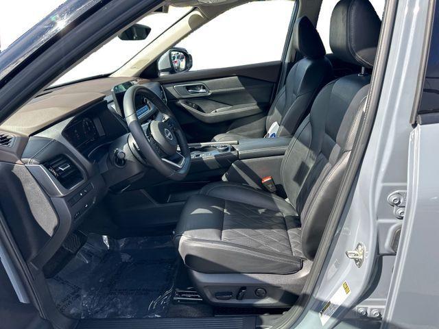 Photo of 2023 Boulder Gray Pearl Nissan Rogue