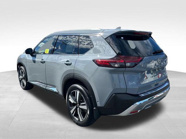 Photo of 2023 Boulder Gray Pearl Nissan Rogue