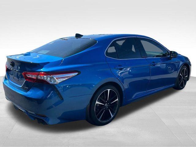 Photo of 2020 Blue Streak Metallic Toyota Camry