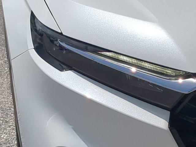 Photo of 2024 Platinum White Pearl Honda CR-V