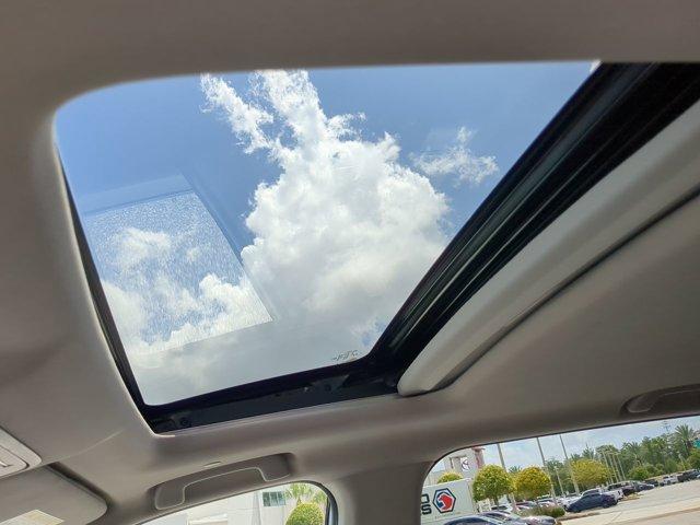Photo of 2024 Platinum White Pearl Honda CR-V