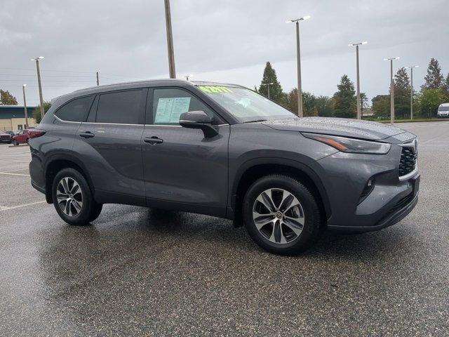 Photo of 2024 Magnetic Gray Metallic Toyota Highlander