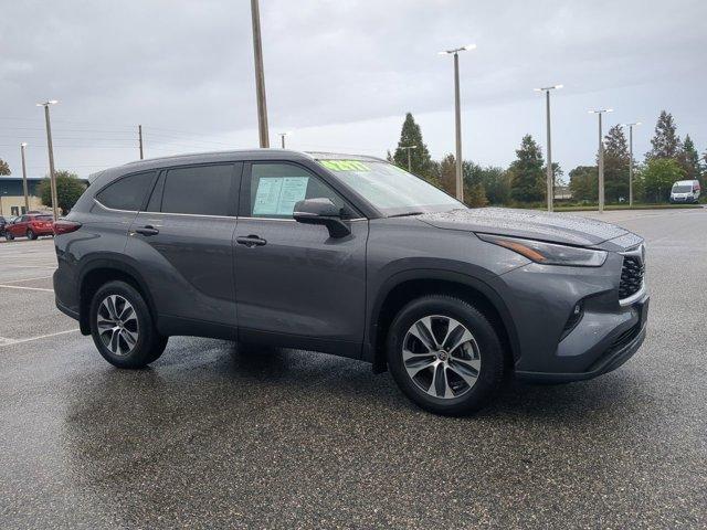 Photo of 2024 Magnetic Gray Metallic Toyota Highlander