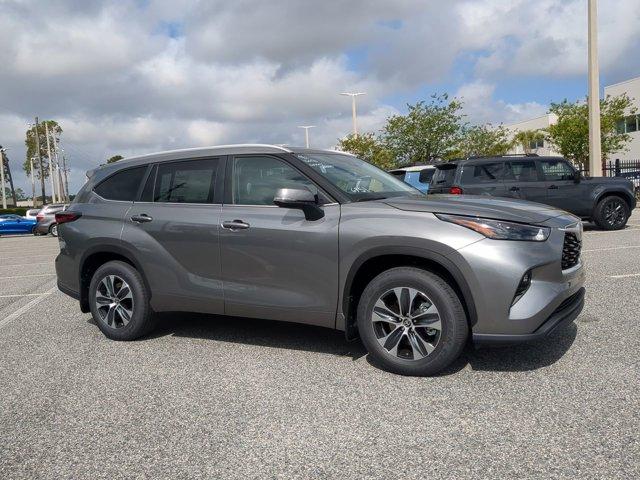 Photo of 2025 Heavy Metal Toyota Highlander