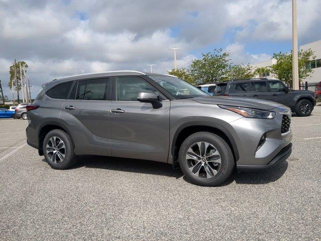 Photo of 2025 Heavy Metal Toyota Highlander