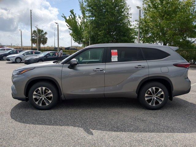 Photo of 2025 Heavy Metal Toyota Highlander