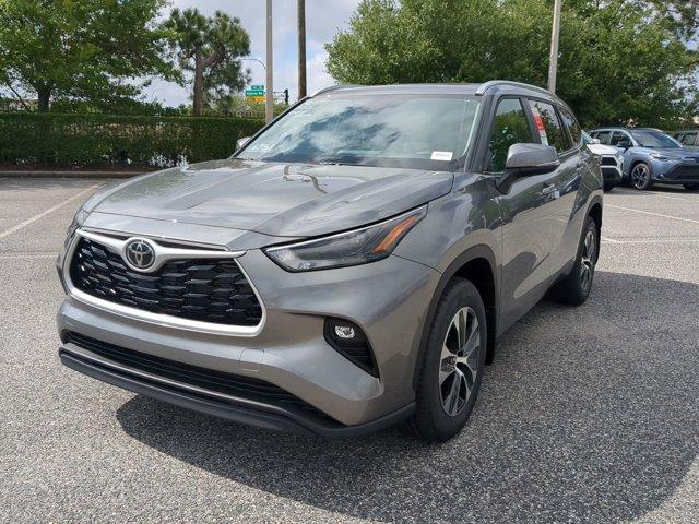 Photo of 2025 Heavy Metal Toyota Highlander