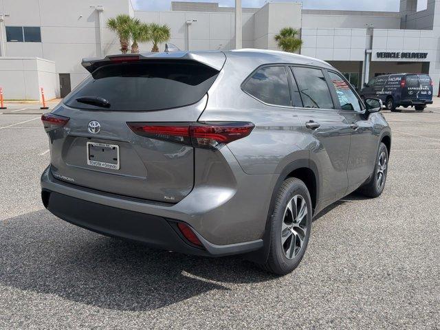 Photo of 2025 Heavy Metal Toyota Highlander