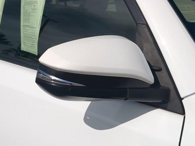 Photo of 2021 Super White Toyota 4Runner
