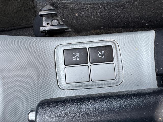 Photo of 2013 Black Toyota Prius c