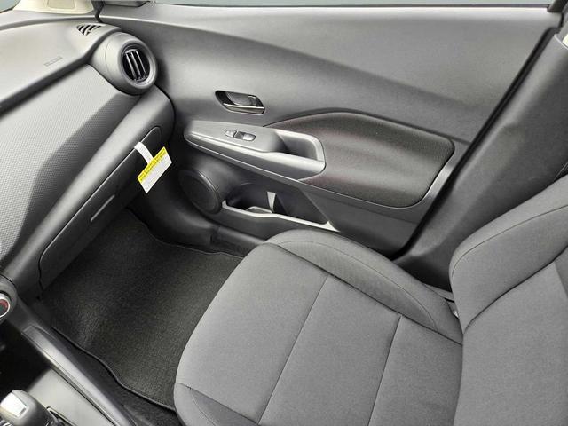 Photo of 2025 Super Black Nissan Kicks