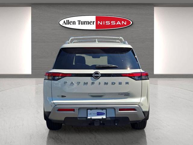 Photo of 2024 Pearl White Tricoat Nissan Pathfinder