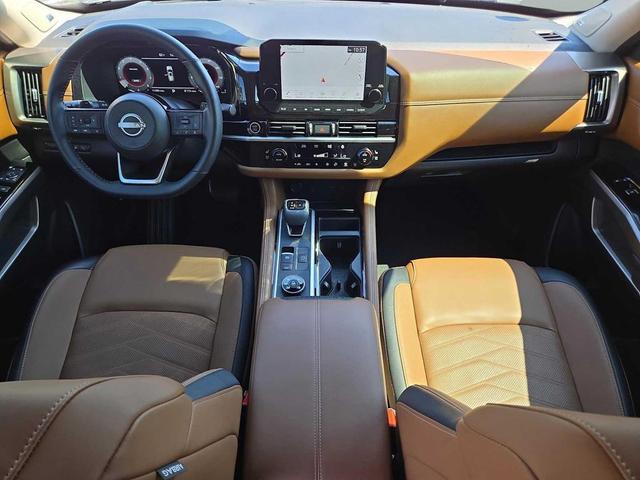 Photo of 2024 Pearl White Tricoat Nissan Pathfinder