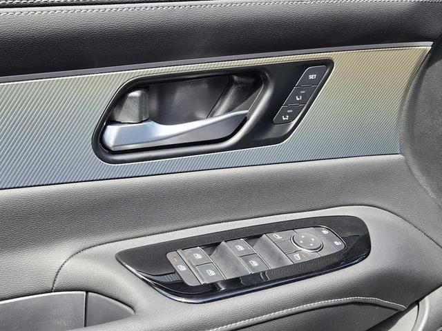 Photo of 2025 Gun Metallic Nissan Murano