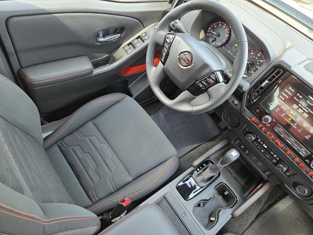 Photo of 2025 Super Black Nissan Frontier
