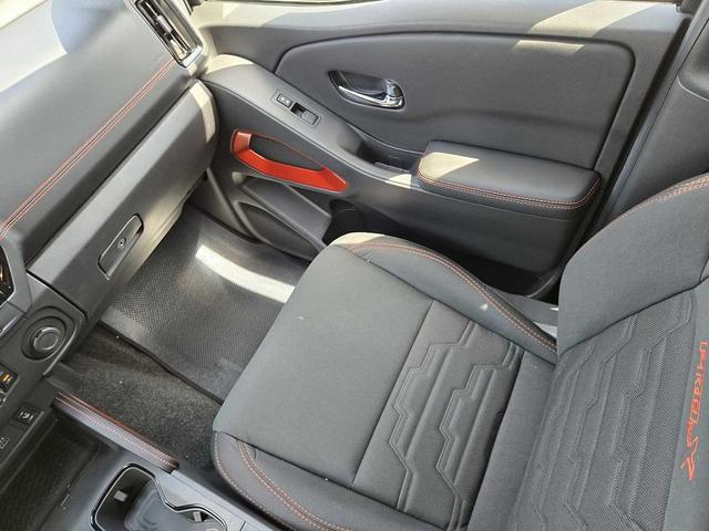 Photo of 2025 Super Black Nissan Frontier