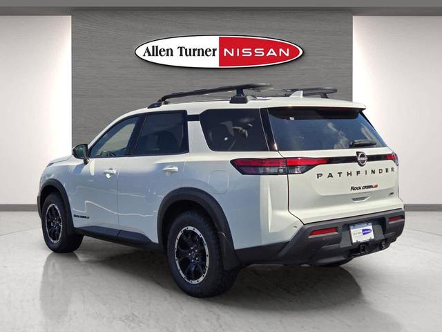 Photo of 2025 Glacier White Nissan Pathfinder