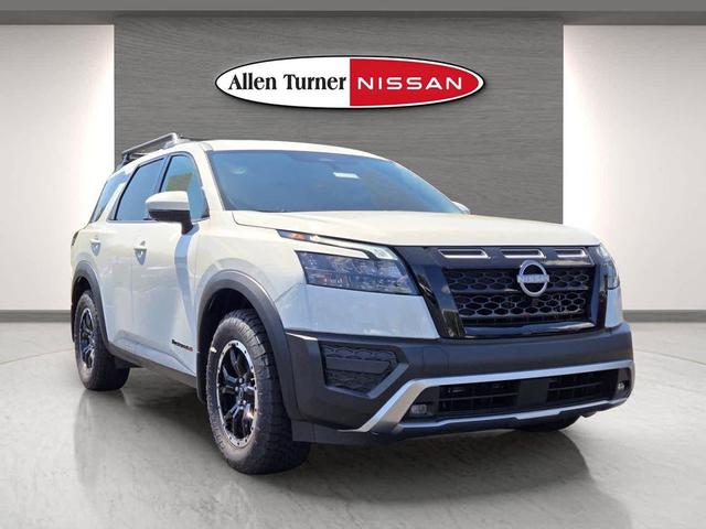 Photo of 2025 Glacier White Nissan Pathfinder