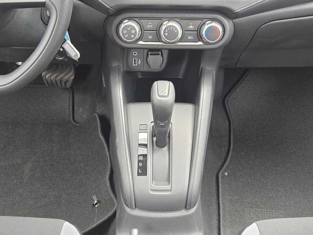 Photo of 2025 Super Black Nissan Versa