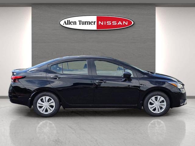 Photo of 2025 Super Black Nissan Versa