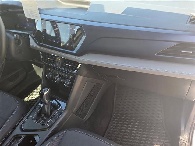 Photo of 2024 Pure White w/Deep Black Roof Volkswagen Taos