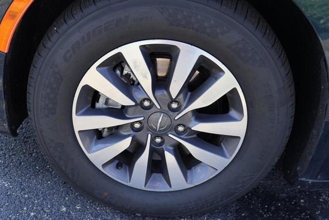 Photo of 2024 Fathom Blue Pearlcoat Chrysler Pacifica Hybrid