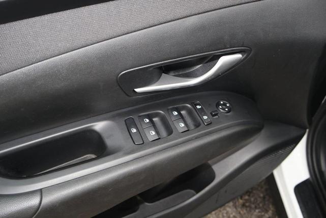 Photo of 2023 Serenity White Pearl Hyundai TUCSON