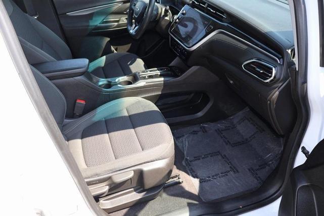 Photo of 2022 Summit White Chevrolet Bolt EV
