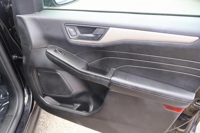 Photo of 2022 Black Metallic Ford Escape