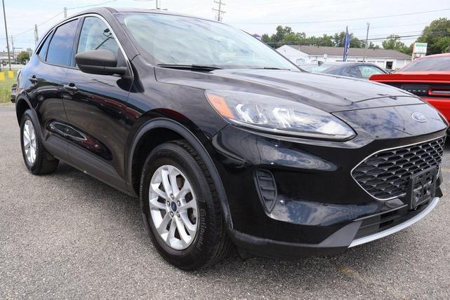 Photo of 2022 Black Metallic Ford Escape