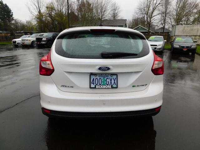 Photo of 2013 White Ford Focus Electric
