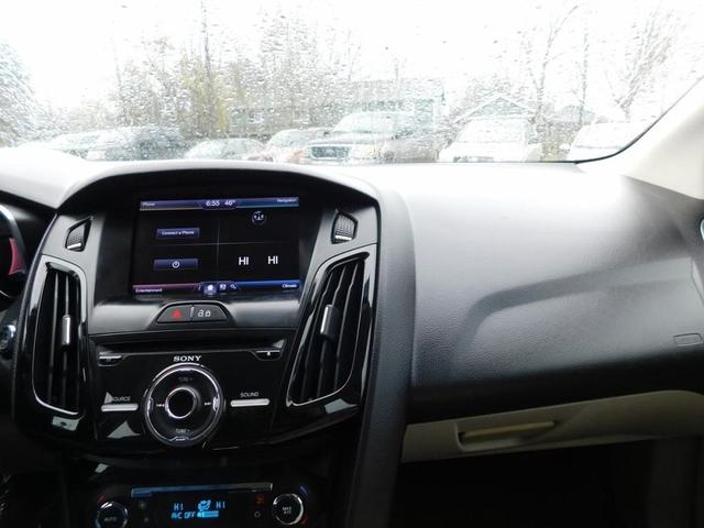 Photo of 2013 White Ford Focus Electric