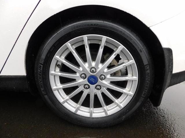 Photo of 2013 White Ford Focus Electric