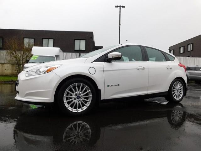 Photo of 2013 White Ford Focus Electric