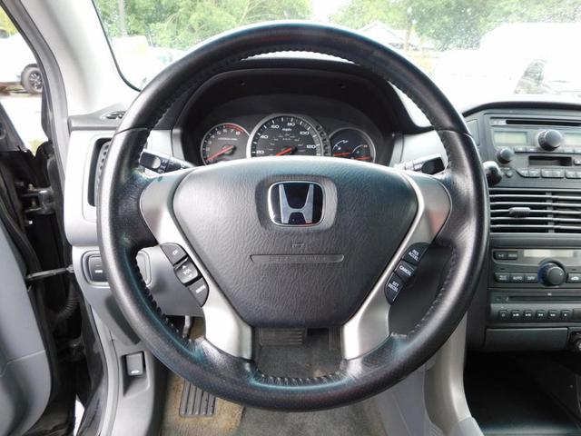 Photo of 2003 Black Honda Pilot