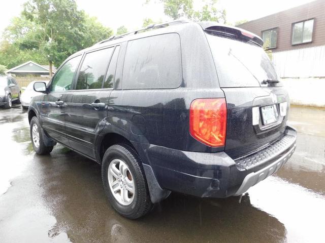 Photo of 2003 Black Honda Pilot