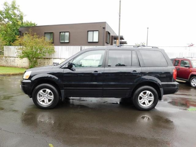Photo of 2003 Black Honda Pilot