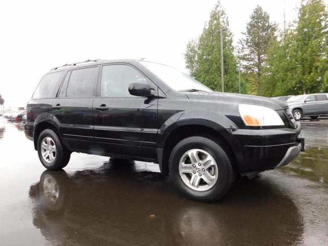 Photo of 2003 Black Honda Pilot