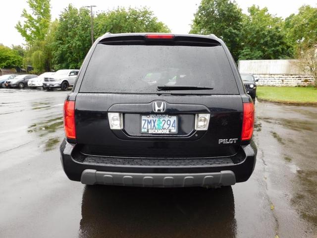 Photo of 2003 Black Honda Pilot