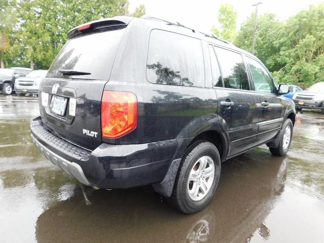 Photo of 2003 Black Honda Pilot