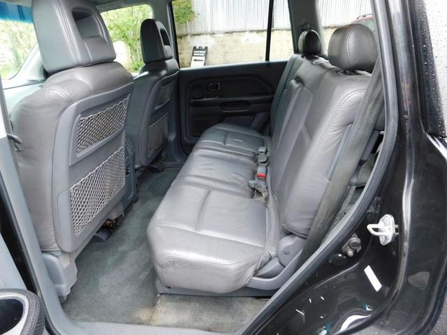 Photo of 2003 Black Honda Pilot