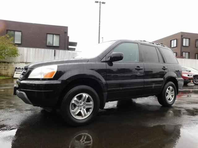 Photo of 2003 Black Honda Pilot