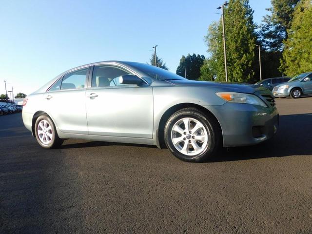 Photo of 2011 Green Toyota Camry