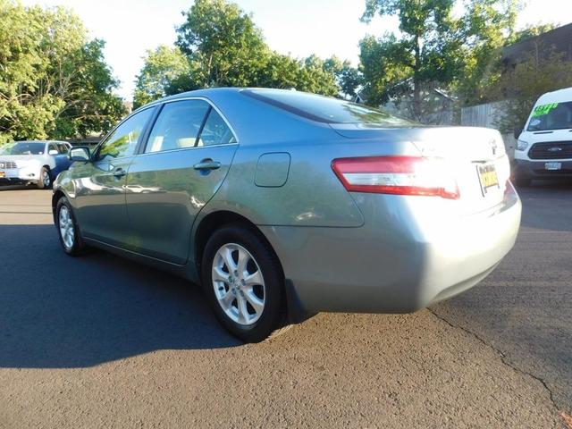 Photo of 2011 Green Toyota Camry