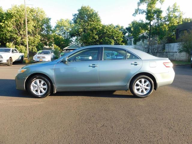 Photo of 2011 Green Toyota Camry