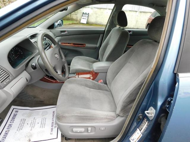 Photo of 2004 Blue Toyota Camry