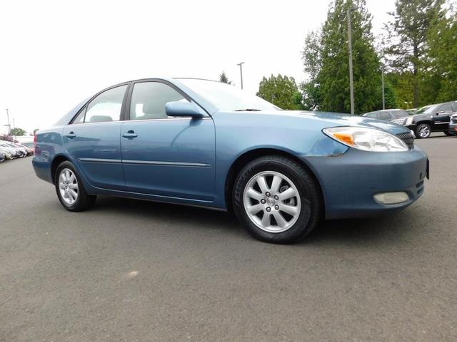Photo of 2004 Blue Toyota Camry