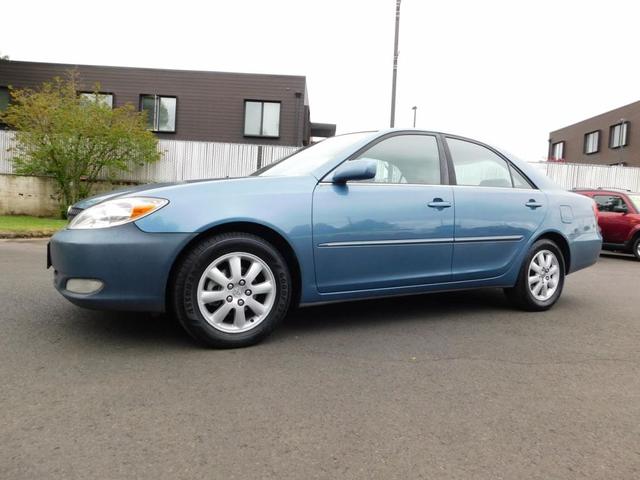 Photo of 2004 Blue Toyota Camry